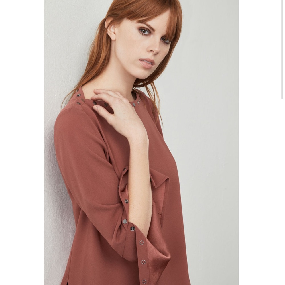 NWT BCBGMaxAzria Laycie Woven Snap Detail Top